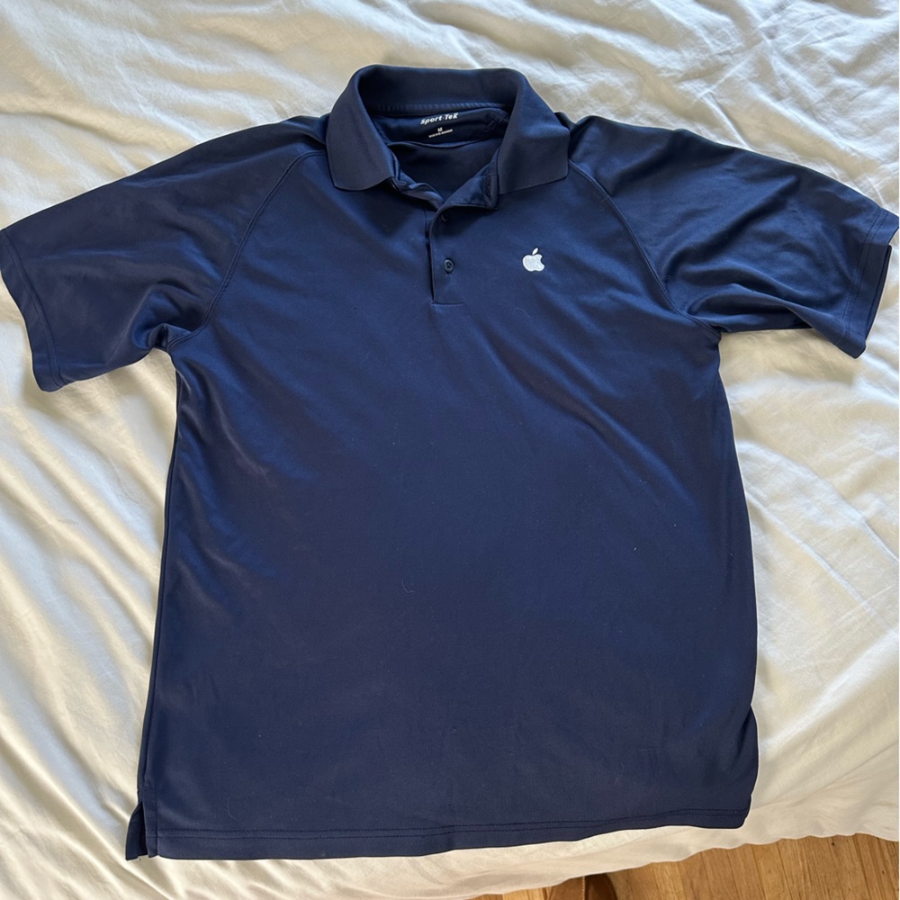 GUC Apple Store/Apple Logo Polo